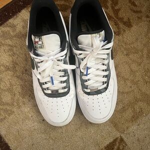 Nike Men's White and Black Sneakers